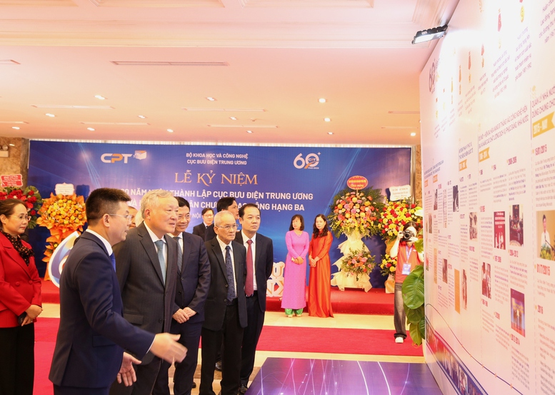 Phó Thủ tướng Thường trực Nguyễn Hòa Bình dự Lễ kỷ niệm 60 năm ngày thành lập Cục Bưu điện Trung ương